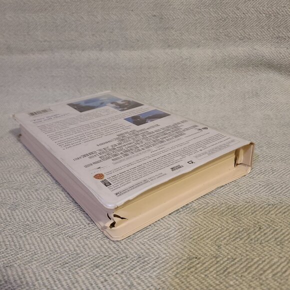 Free Willy VHS - Picture 5 of 11